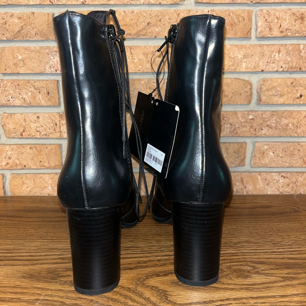 NWT NIB Forever 21 Women’s 6.5 Zip Up Heeled Boots - Picture 4 of 6